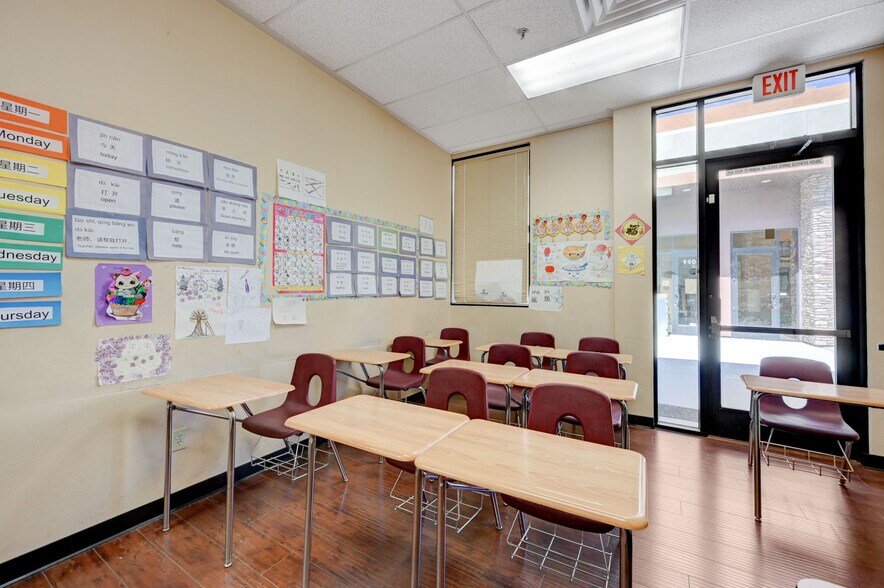 More Photos Of 6284 Spring Mountain Rd, Las Vegas Office For Sale