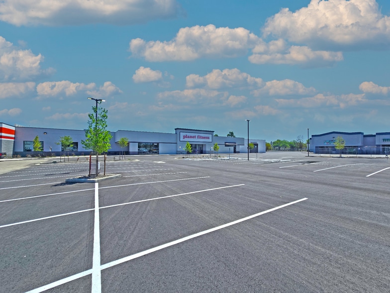 More Photos Of 1600 N Main St, Meridian General Retail For Lease