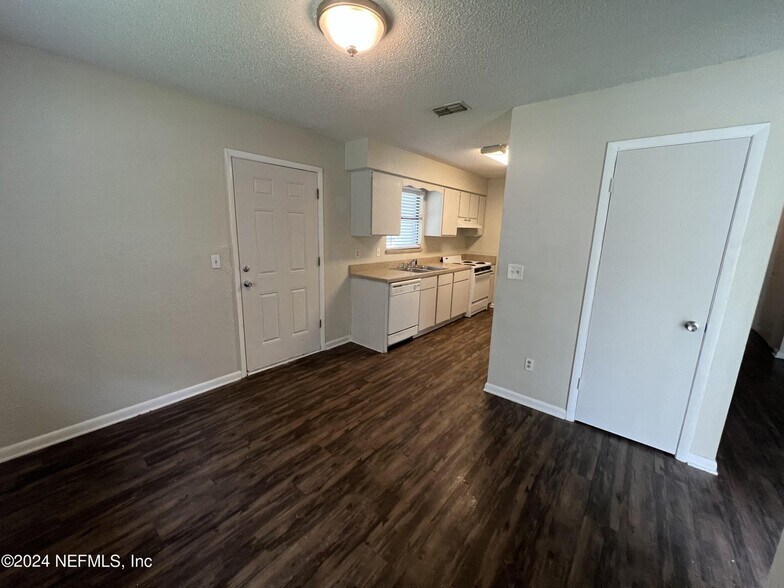 More Photos Of 1357 Kingsley Ave, Orange Park Apartments For Sale