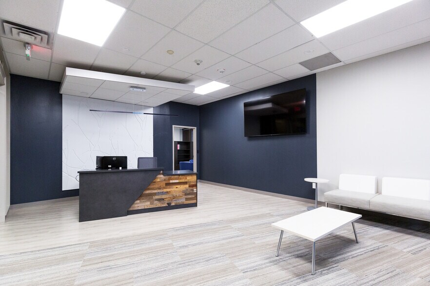 More Photos Of 2001 Beach St, Fort Worth Office For Lease