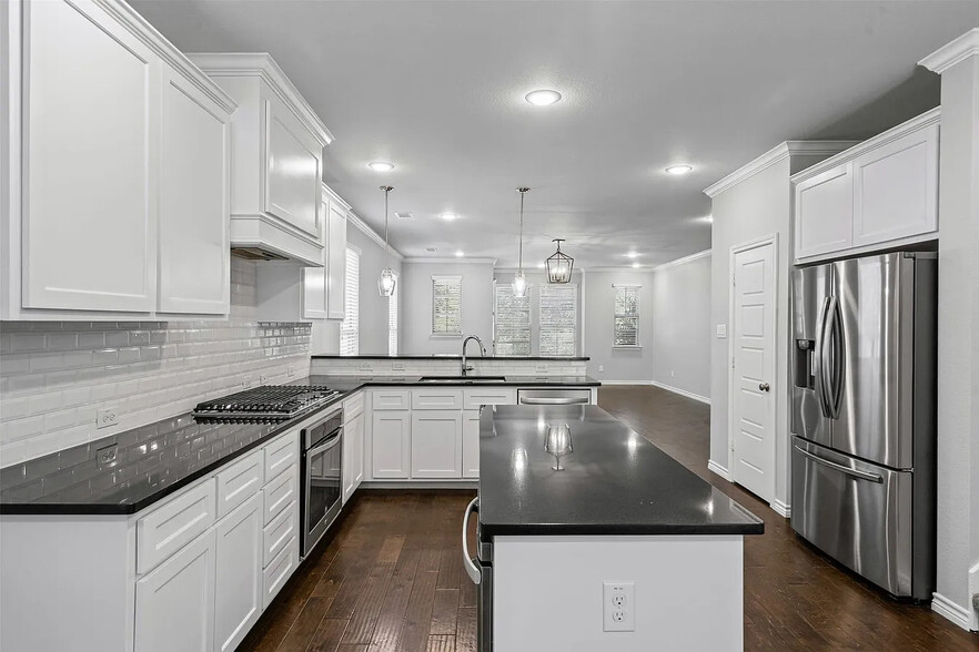 More Photos Of 2611 McCart Ave, Fort Worth Apartments For Sale