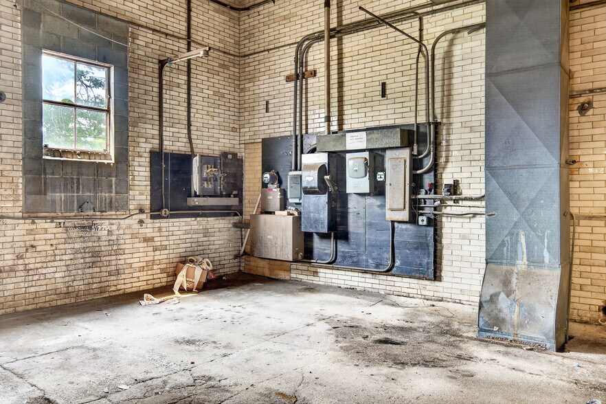 More Photos Of 662 Fillmore Ave, Buffalo Industrial For Sale