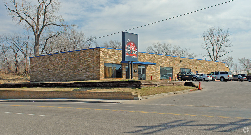 Primary Photo Of 61 N Peoria Ave, Tulsa Showroom For Lease