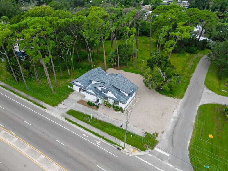 More Photos Of 301 N US Highway 41, Ruskin Office Residential For Lease