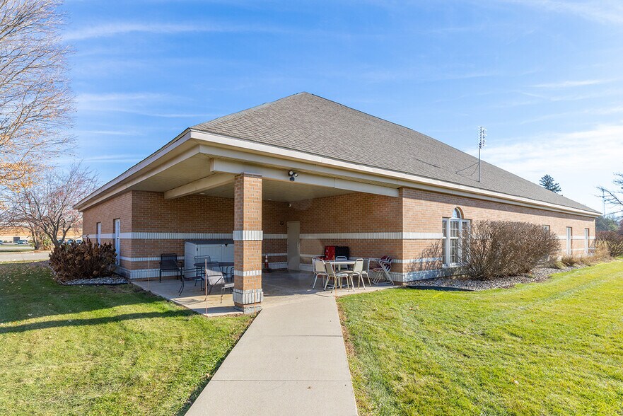 More Photos Of 1123 S Indiana Ave, Goshen Office For Sale