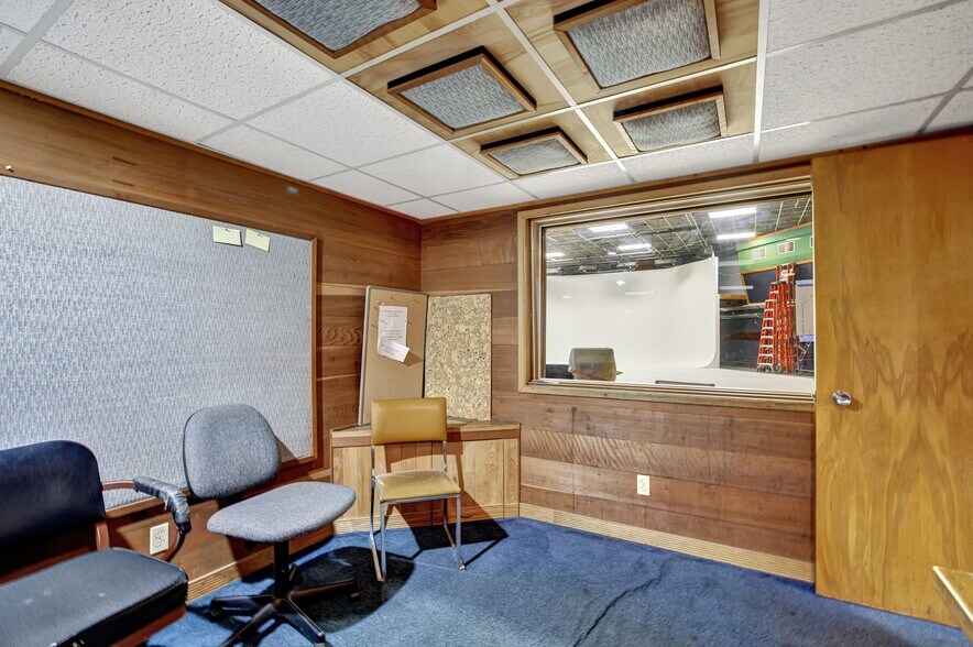 More Photos Of 15221 NE 21st Ave, Miami Warehouse For Sale