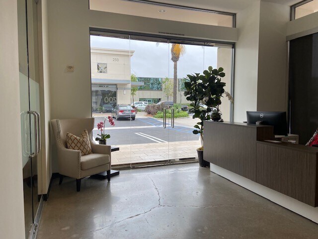 More Photos Of 260 E Baker St, Costa Mesa Office For Lease