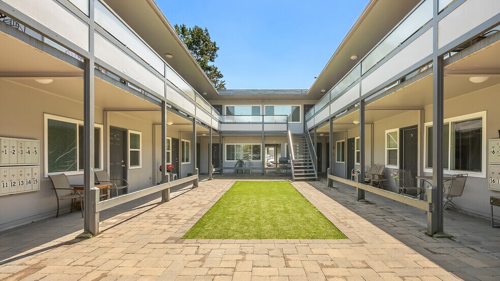 More Photos Of 1201 S Cloverdale St, Seattle Apartments For Sale