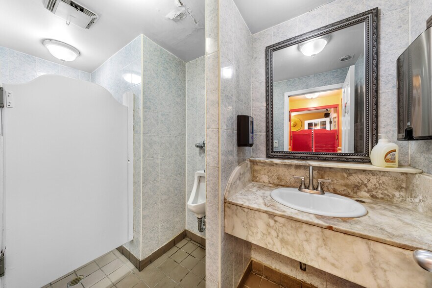 More Photos Of 358 W 23rd St, New York Multifamily For Sale