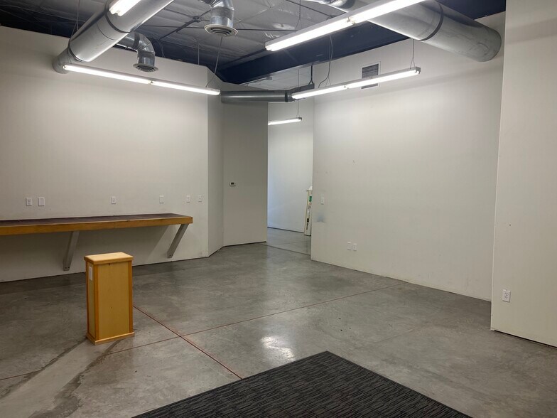 More Photos Of 8601 W Clearwater Ave, Kennewick Office For Sale