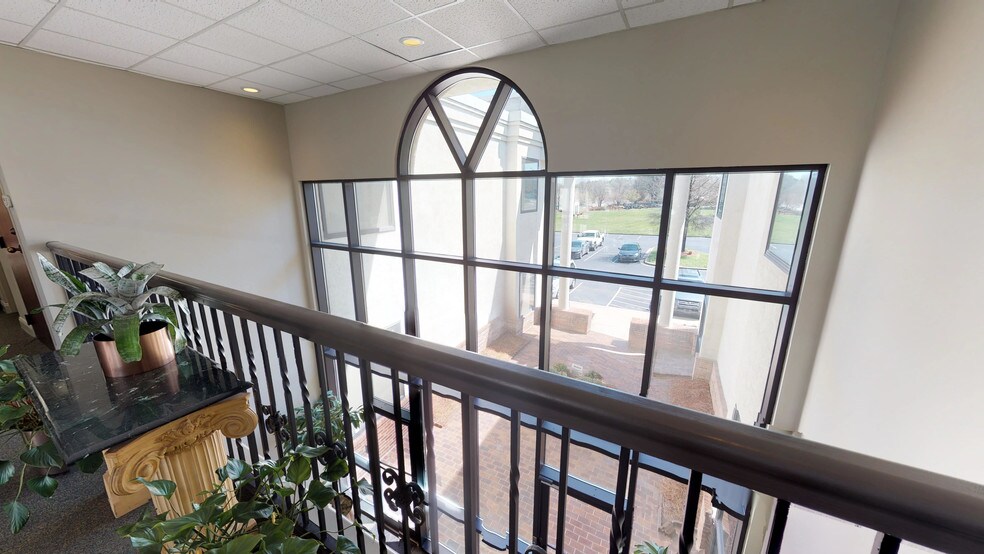 More Photos Of 2101 N Sardis Rd, Charlotte Office For Sale
