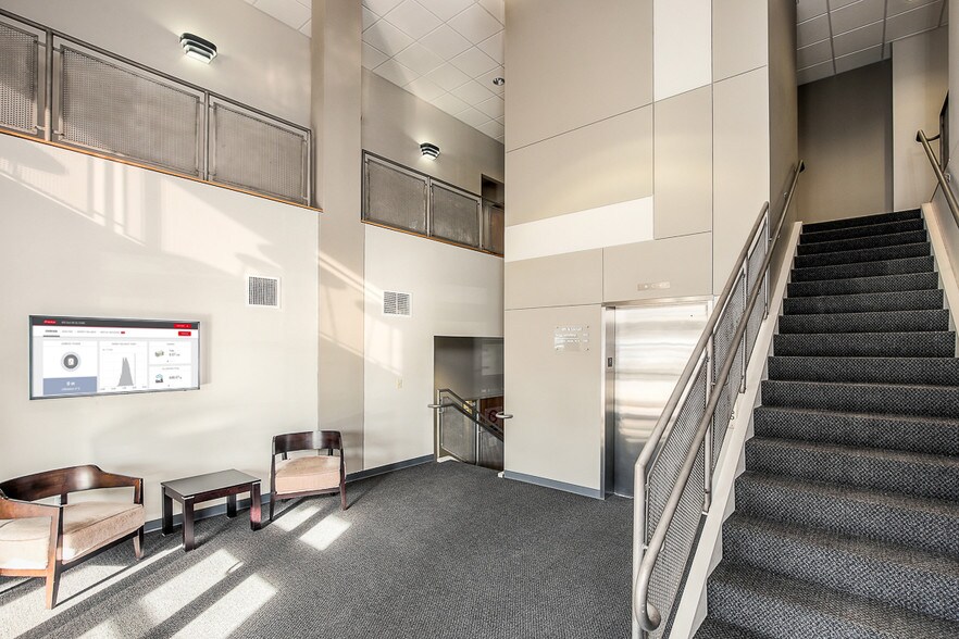 More Photos Of 450 E 4th St, Kansas City Office For Lease