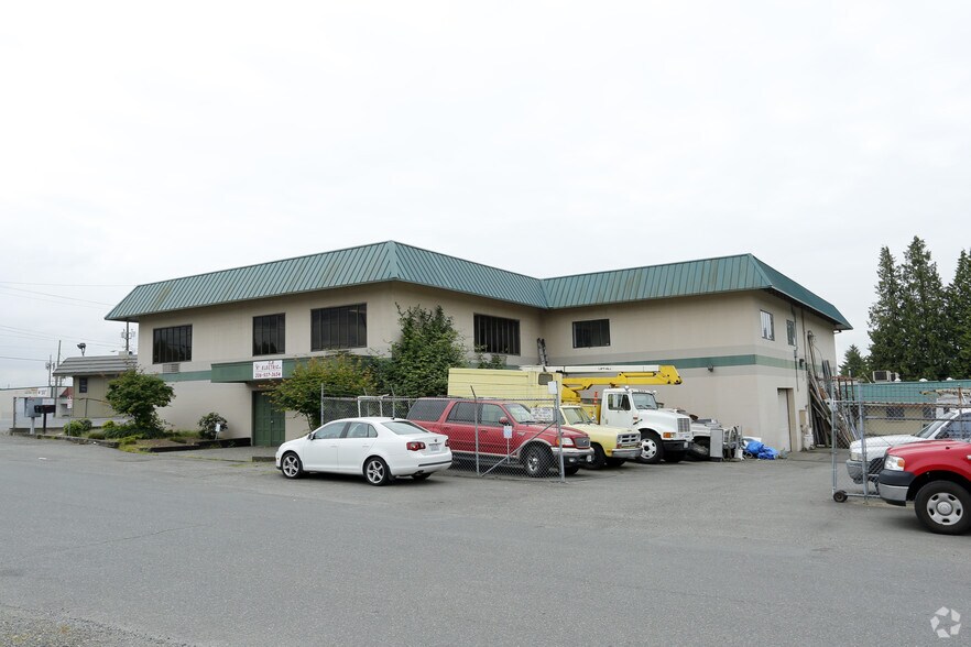 More Photos Of 919 SW 150th St, Burien Warehouse For Lease