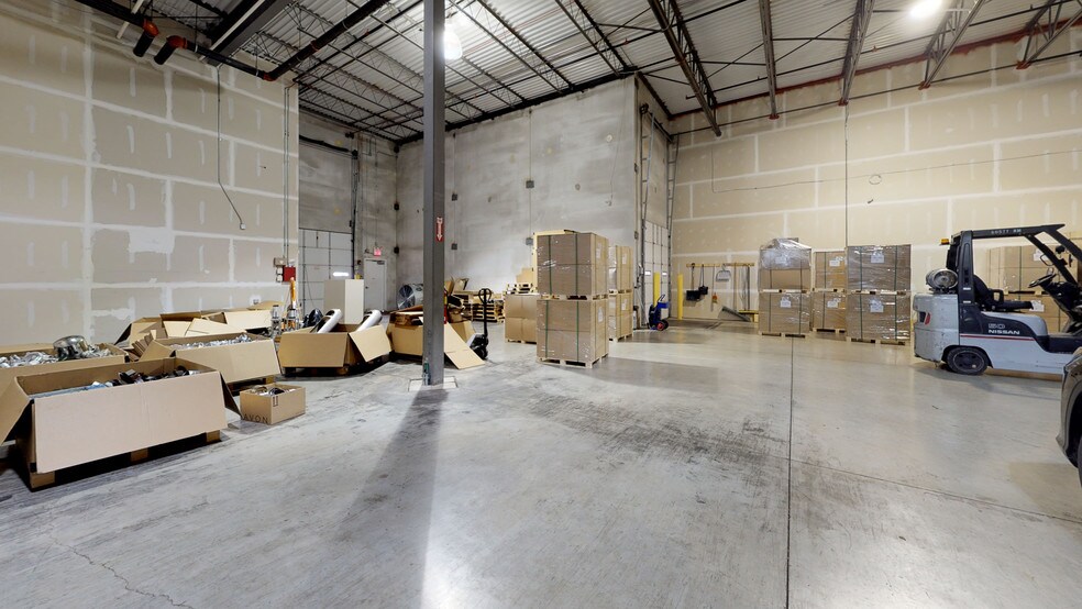 More Photos Of 150 Kendall Point Dr, Oswego Manufacturing For Lease