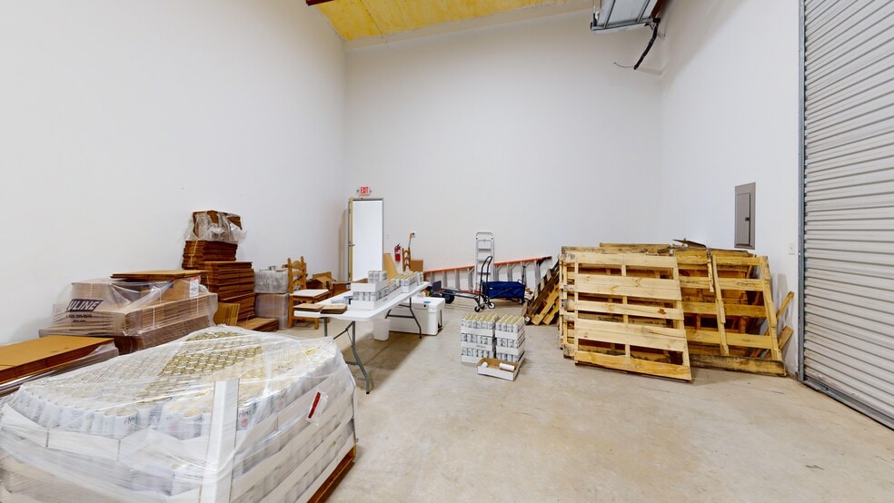 More Photos Of 12112 Anderson Mill Rd, Cedar Park Warehouse For Sale