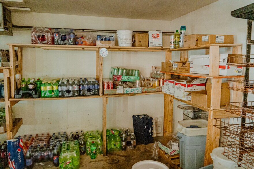 More Photos Of 325 S Main St, Twin Bridges Service Station For Sale