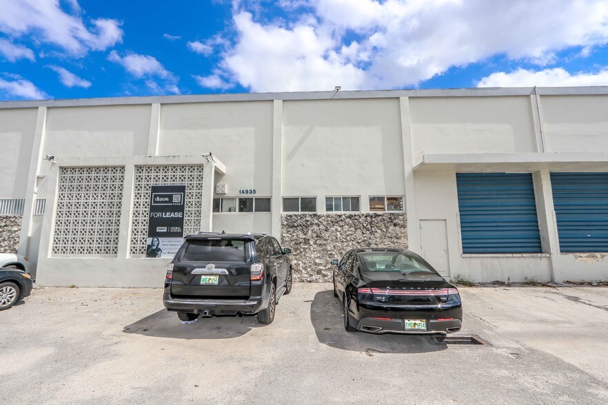 More Photos Of 14935 NW 27th Ave, Opa Locka Warehouse For Lease