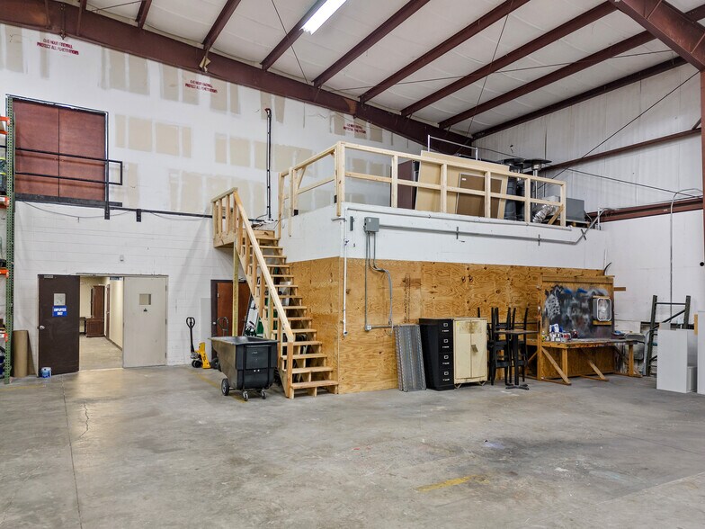 More Photos Of 2725 Center Pl, Melbourne Research And Development For Sale