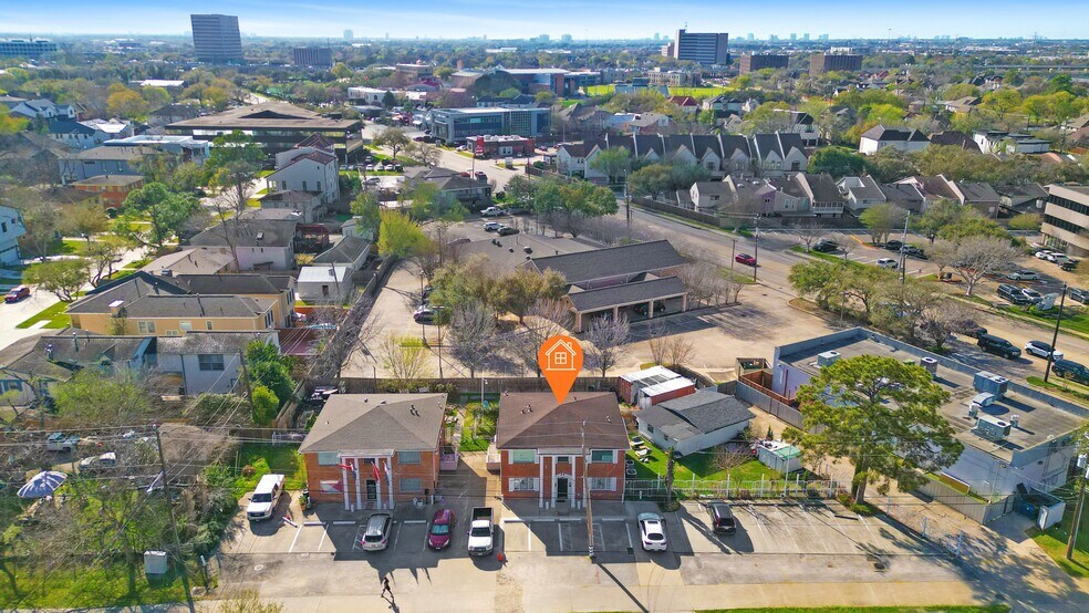 More Photos Of 5804 Newcastle St, Bellaire Office For Lease