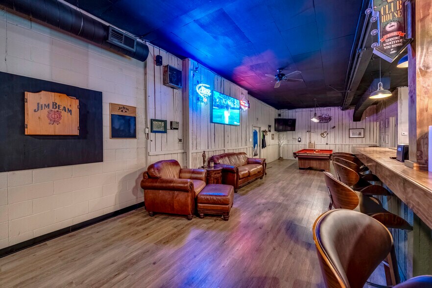 More Photos Of 422 Fryes Ln, Danville Sports And Entertainment For Sale