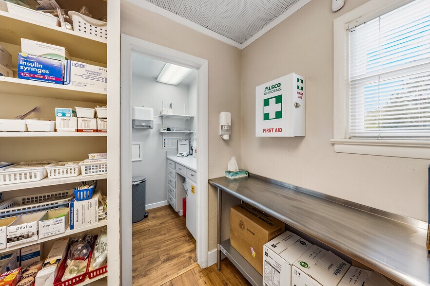 More Photos Of 21990 Highway 62, Shady Cove Healthcare For Sale