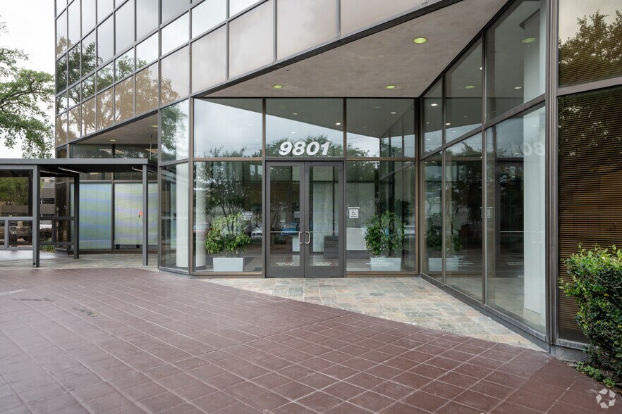 More Photos Of 9801 Westheimer Rd, Houston Office For Lease