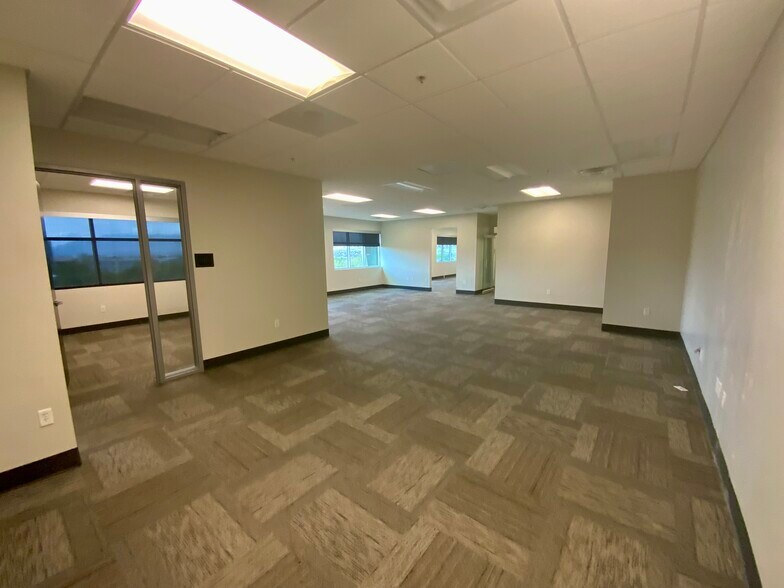 More Photos Of 2972 W Maple Loop Dr, Lehi Office For Lease