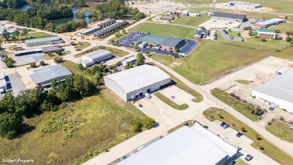 More Photos Of 205 Exchange St, West Monroe Distribution For Sale