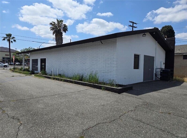 More Photos Of 4943 La Sierra Ave, Riverside Freestanding For Lease