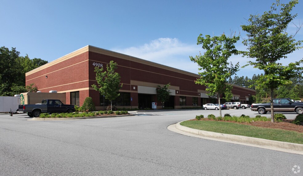 More Photos Of 4908 Golden Pky, Buford Light Distribution For Lease