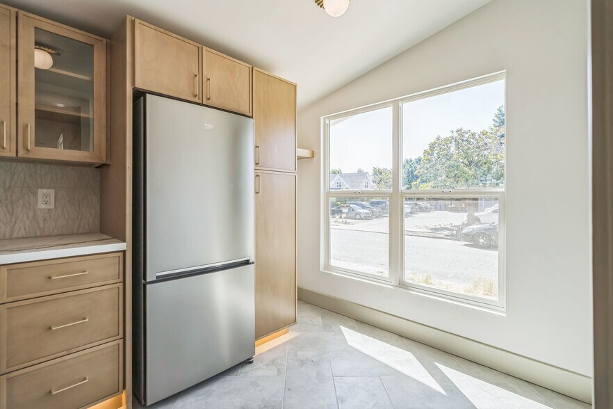 More Photos Of 937 Las Juntas St, Martinez Apartments For Sale