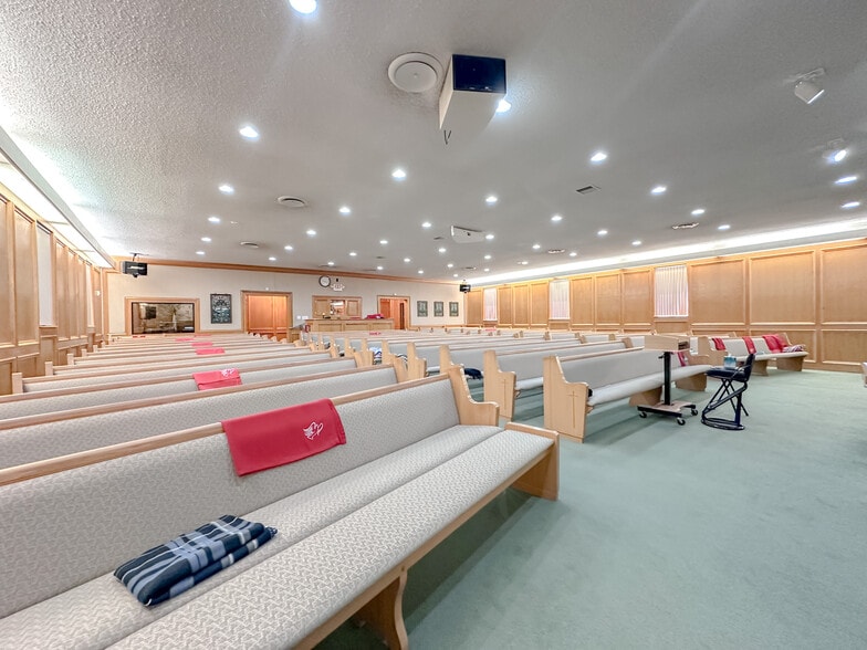 More Photos Of 2833 W Main St, Jenks Religious Facility For Sale