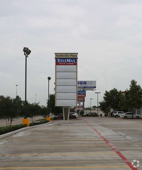 More Photos Of 9919 North Fwy, Houston Freestanding For Lease