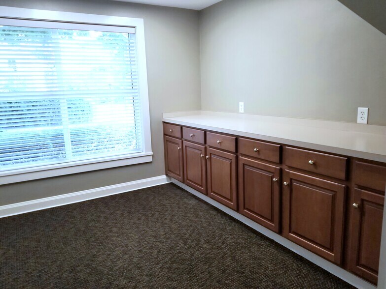 More Photos Of 5 E Main St, Hudson Office Residential For Lease