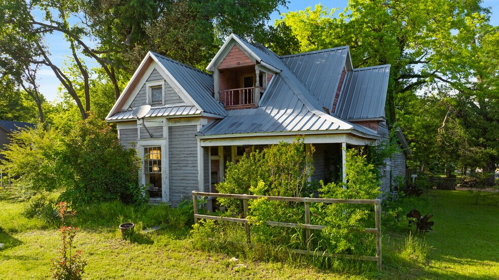 More Photos Of 1975 E Cherry St, Paris Land For Sale