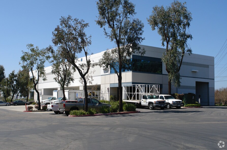 Primary Photo Of 10948 Willow Ct, San Diego Warehouse For Lease