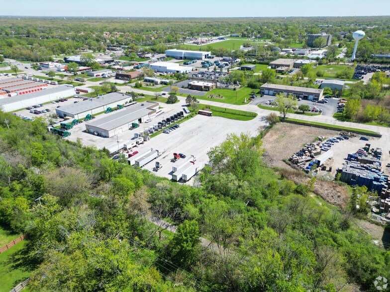 More Photos Of 68 North St, Park Forest Parking Lot For Sale