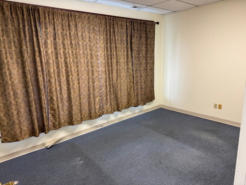 More Photos Of 25367 Lankford Hwy, Onley Light Distribution For Lease