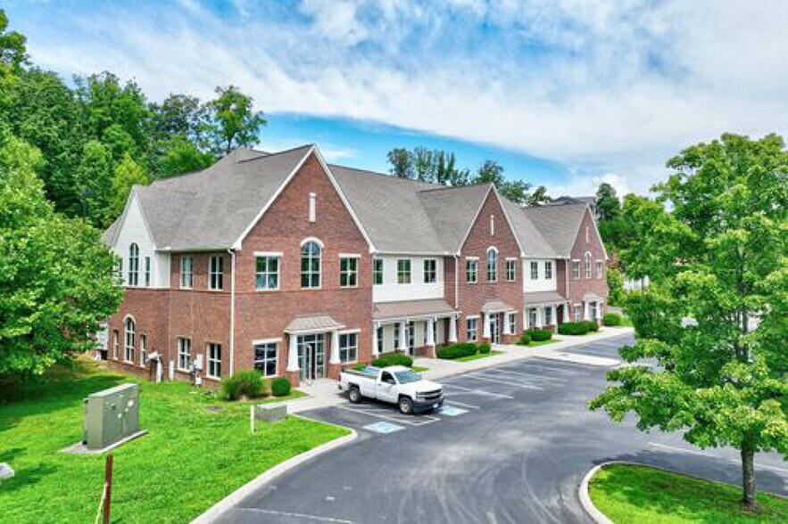 More Photos Of 1750 Commons Point Dr, Knoxville Medical For Lease