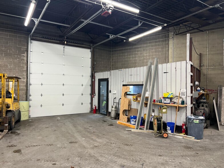 More Photos Of 159 Temple St, Nashua Warehouse For Lease
