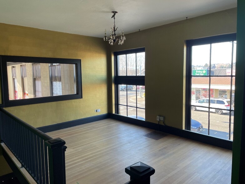 More Photos Of 2046 Main St, Ferndale Bank For Lease