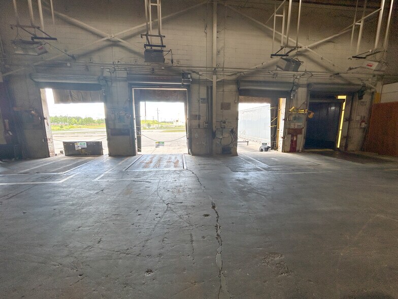 More Photos Of 209 Carpet Dr, Atmore Manufacturing For Sale