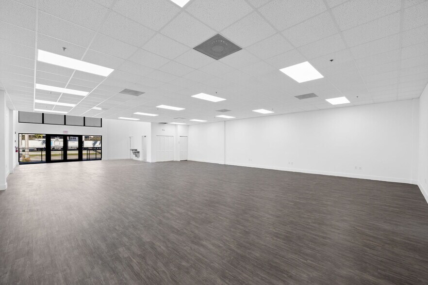 More Photos Of 6960 NW 25th St, Miami Refrigeration Cold Storage For Lease