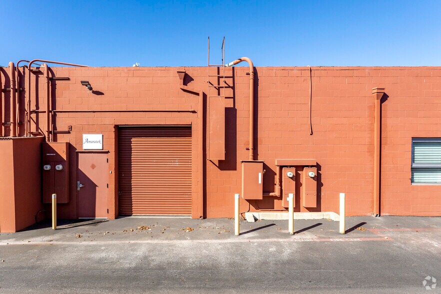 More Photos Of 10451-10455 Roselle St, San Diego Unknown For Lease