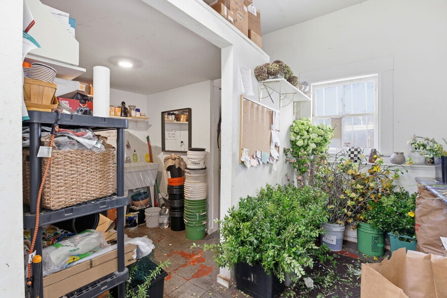 More Photos Of 90 Parnassus Ave, San Francisco General Retail For Lease