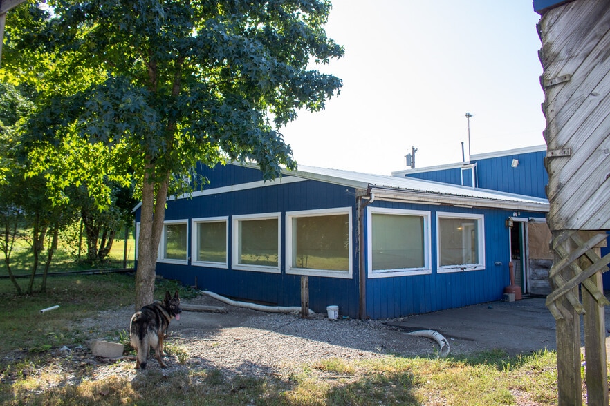 More Photos Of 600 Zanesville St, Beverly General Retail For Sale