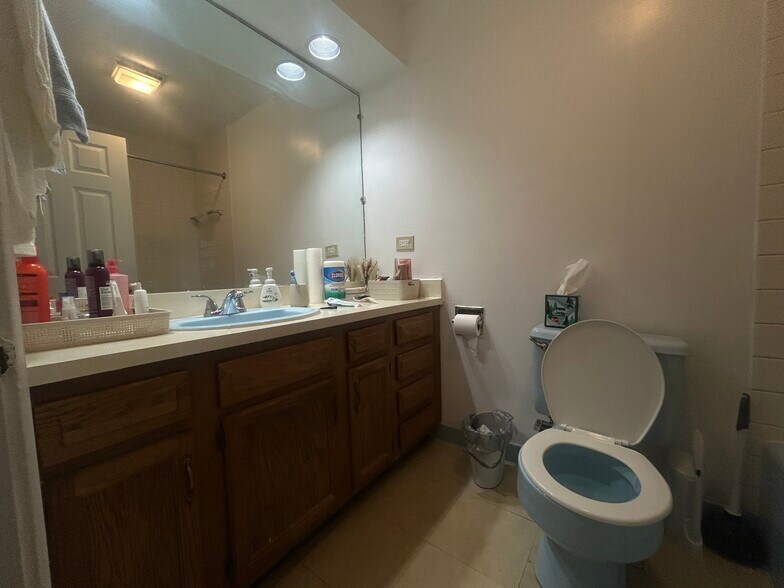 More Photos Of , Chicago Unknown For Sale