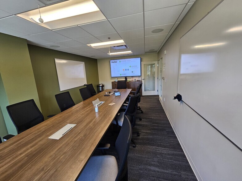 More Photos Of 70 Garden Ct, Monterey Medical For Lease