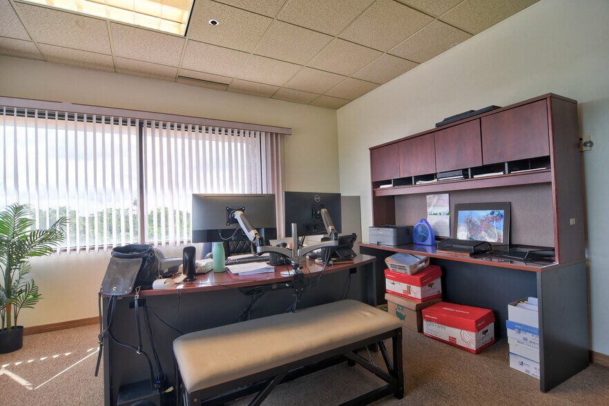 More Photos Of 1150 Cleveland St, Clearwater Office For Lease