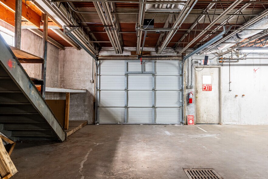 More Photos Of 3040-3050 S Kettering Blvd, Moraine Freestanding For Sale